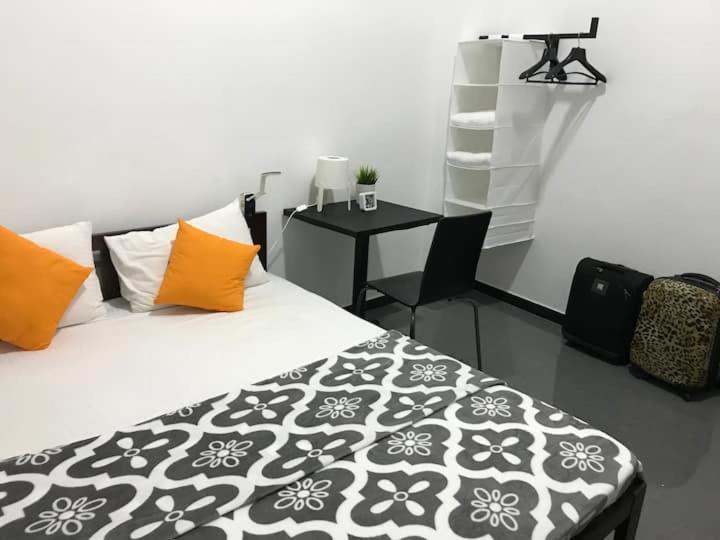 House Of Seya Bed & Breakfast เนกอมโบ ภายนอก รูปภาพ