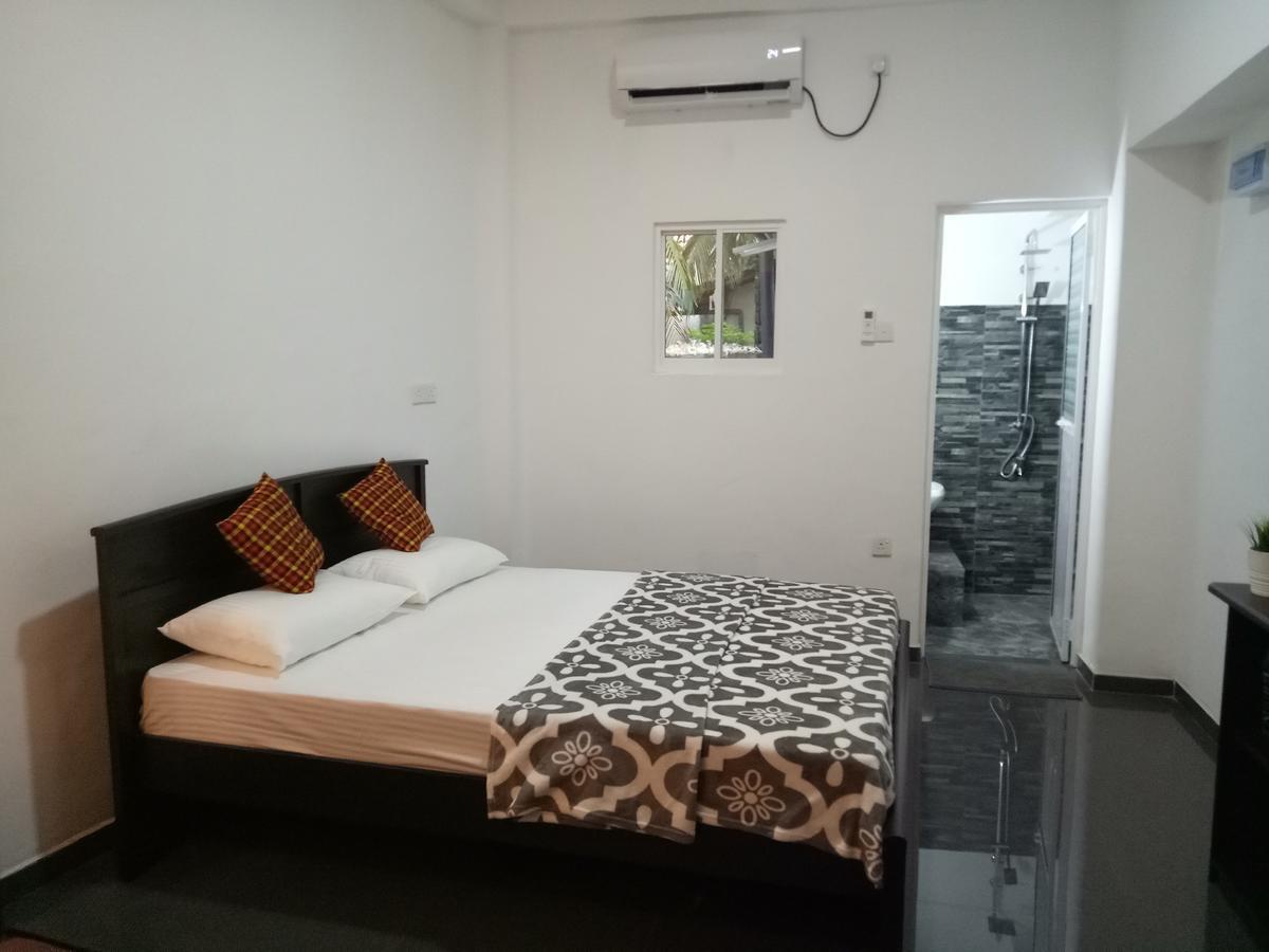 House Of Seya Bed & Breakfast เนกอมโบ ภายนอก รูปภาพ