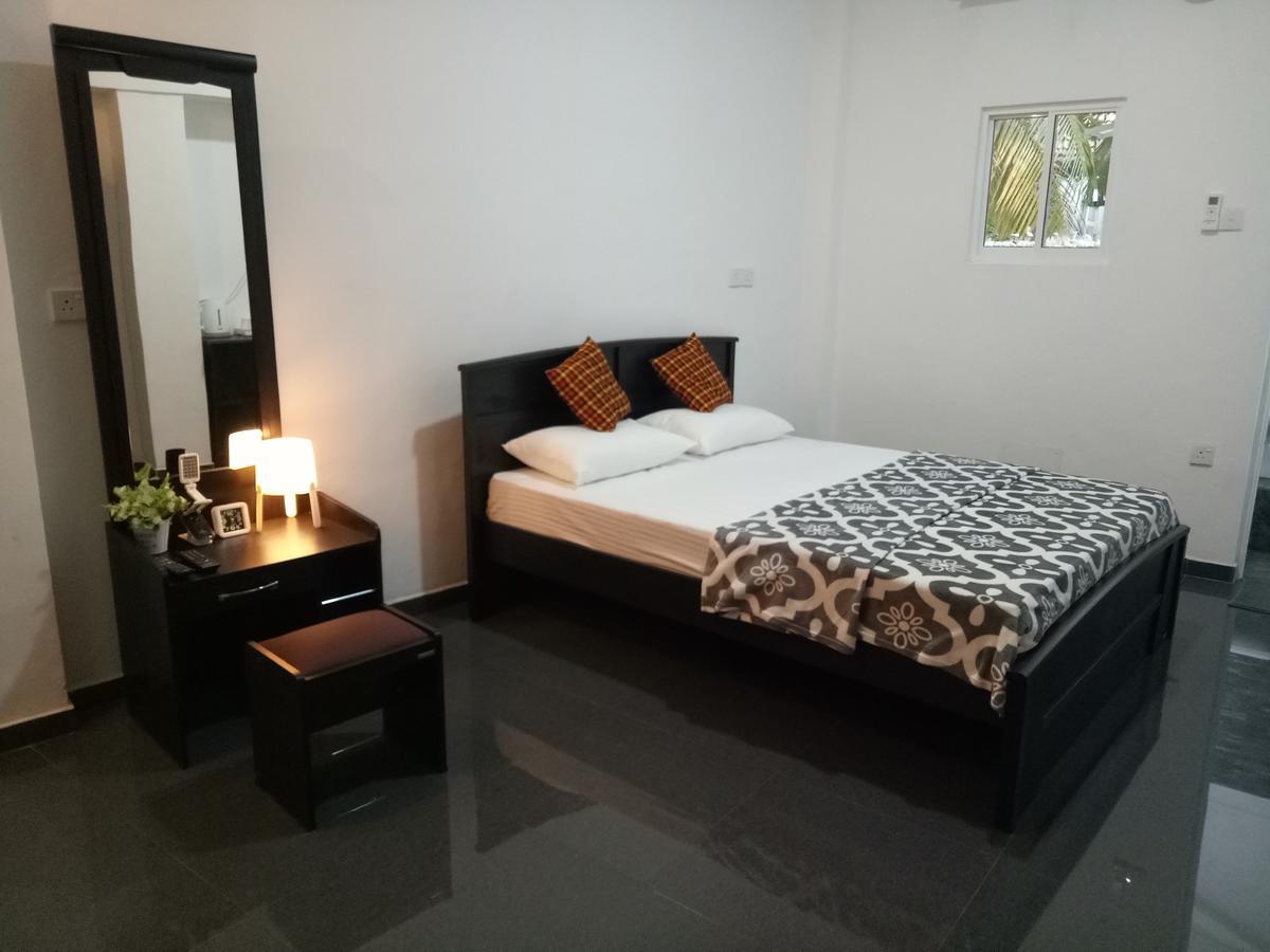 House Of Seya Bed & Breakfast เนกอมโบ ภายนอก รูปภาพ