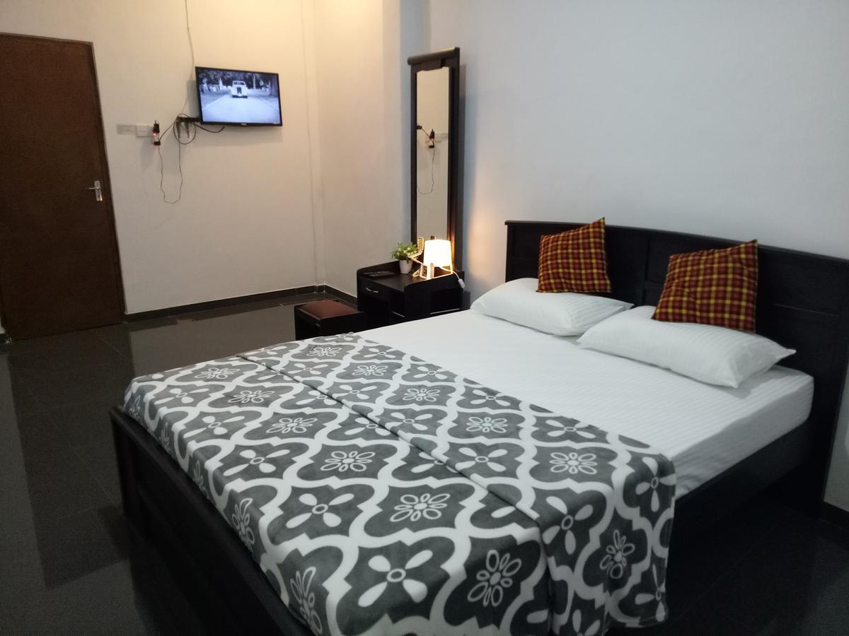 House Of Seya Bed & Breakfast เนกอมโบ ภายนอก รูปภาพ